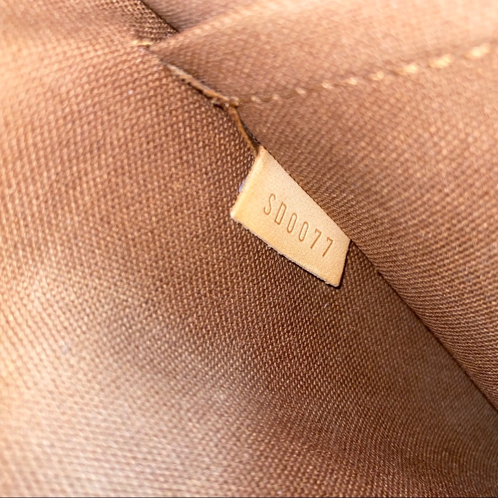 Louis Vuitton Popincourt Monogram Shoulder Bag - Picture 15 of 16